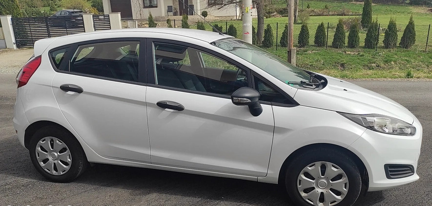 Ford Fiesta cena 32500 przebieg: 134000, rok produkcji 2015 z Brzozów małe 631